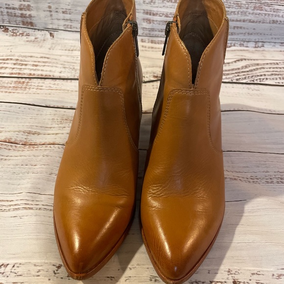 Frye Judith zip booties size 7.5 - Picture 2 of 5